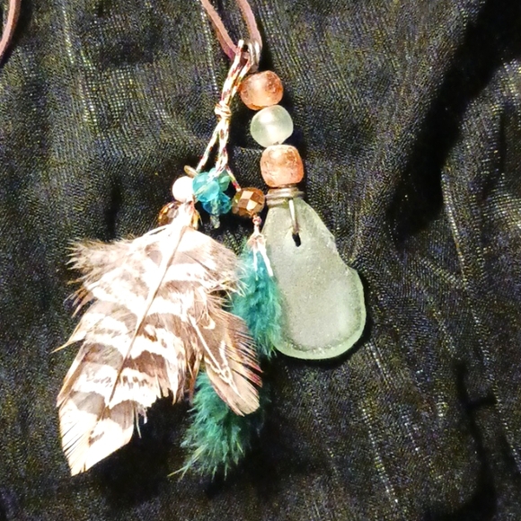 Leather necklace with weathered glass and feathers as tassel - Picture 1 of 3